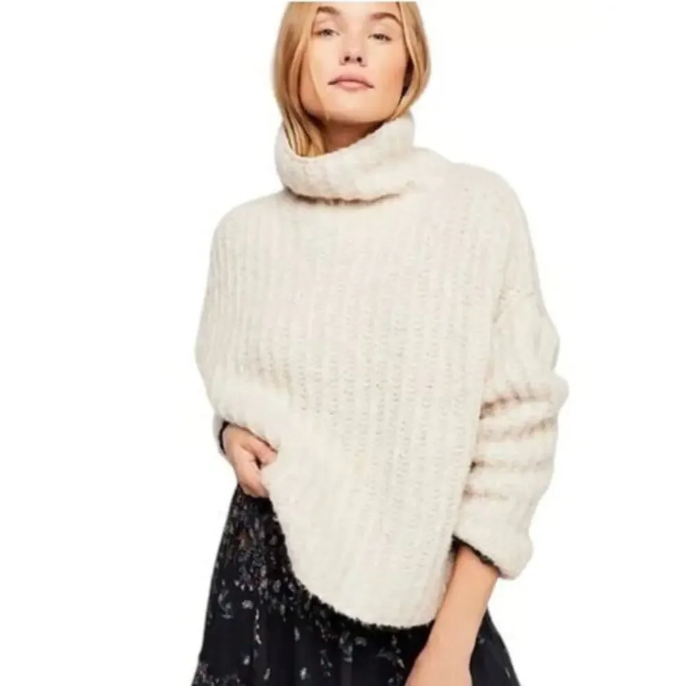 free people cream fluffy‎ fox sweater
